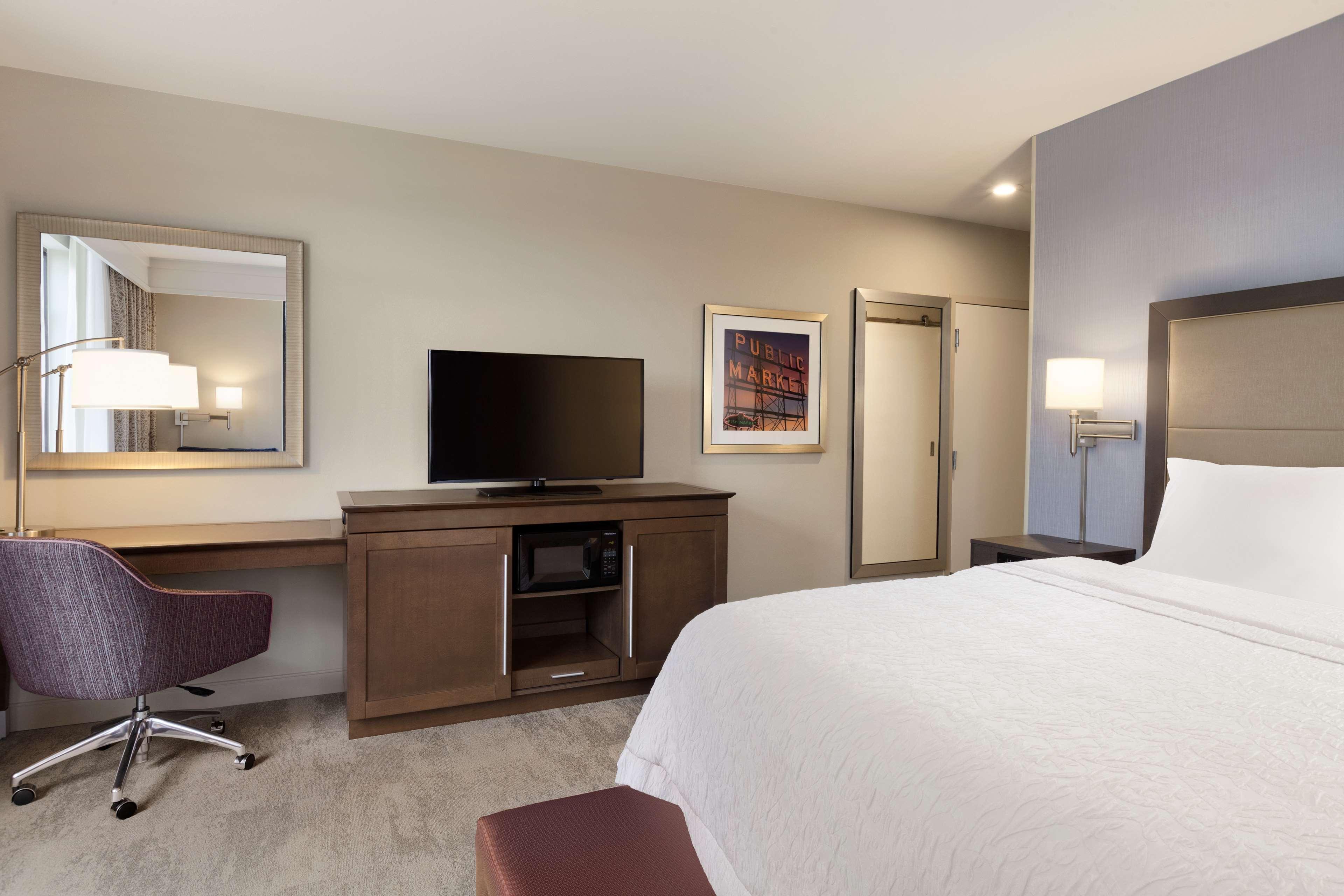 Hampton Inn & Suites Seattle/Renton, Wa Exterior photo